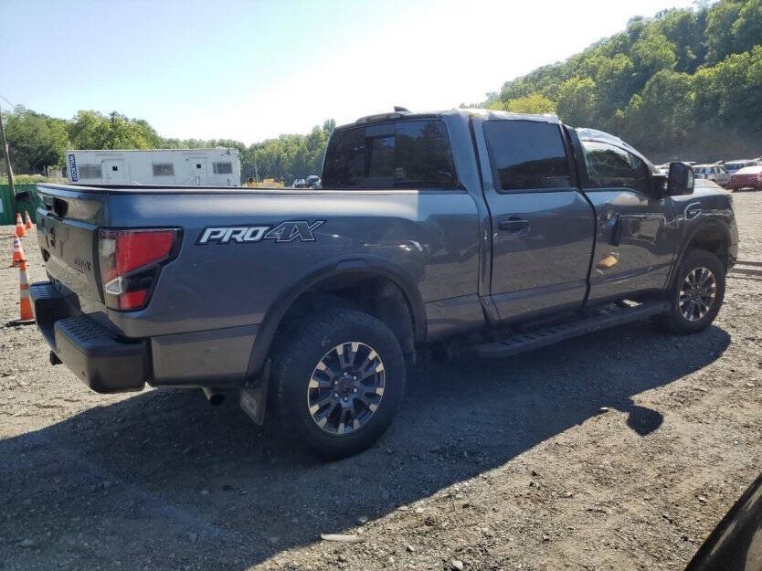 2023 Nissan Titan Image 4