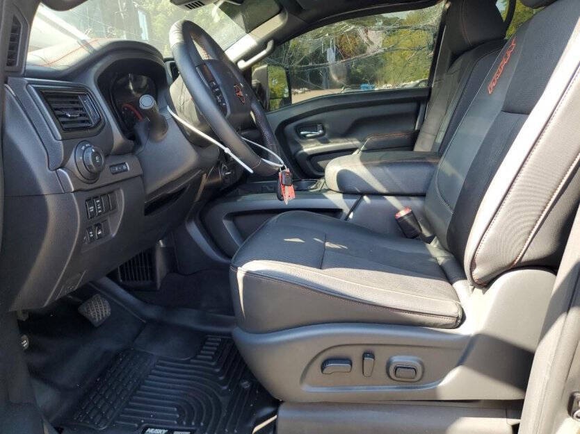 2023 Nissan Titan Image 5