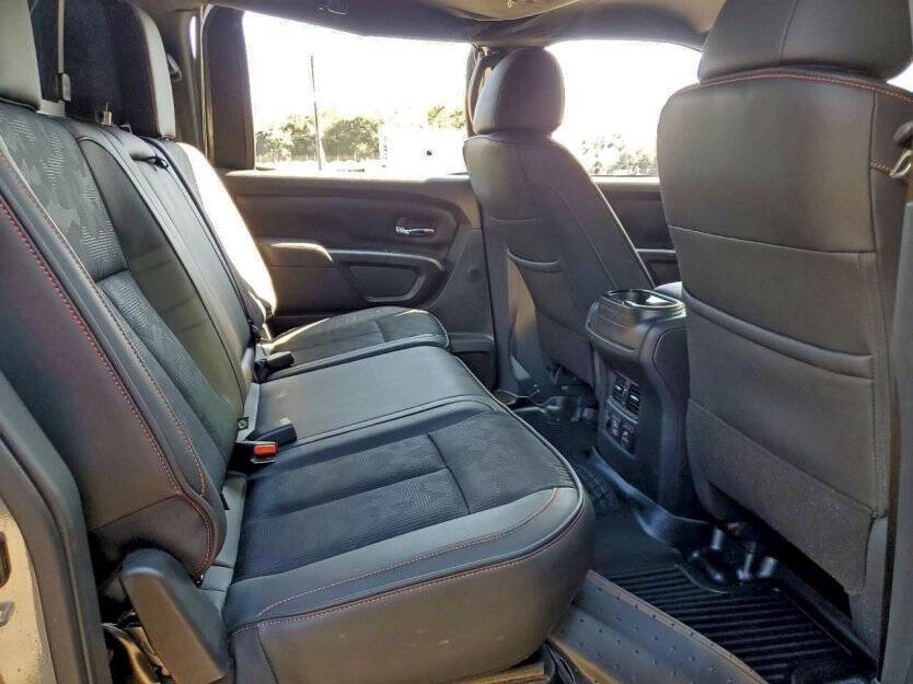 2023 Nissan Titan Image 6