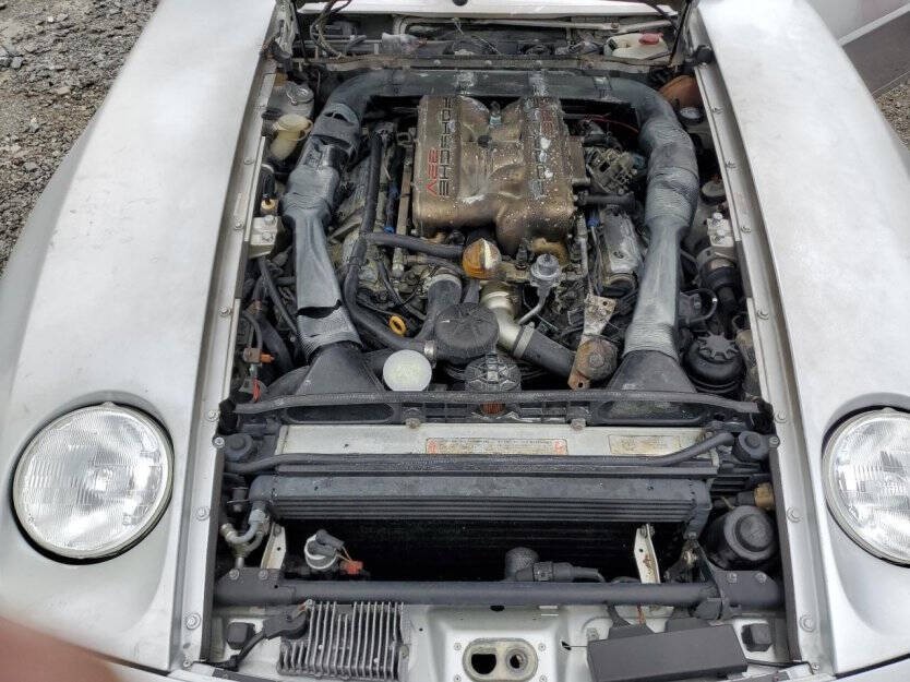 1988 Porsche 928 Image 9