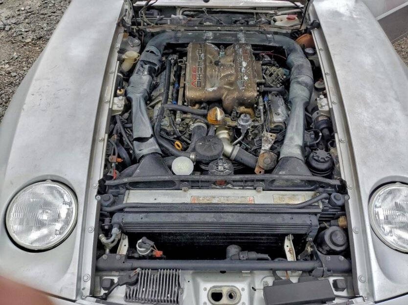 1988 Porsche 928 Image 9
