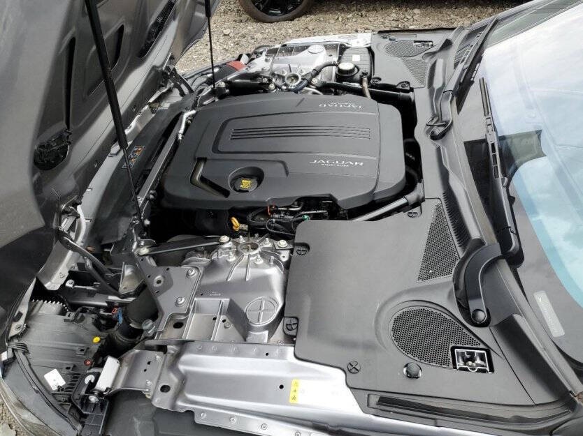 2021 Jaguar F-TYPE Image 9