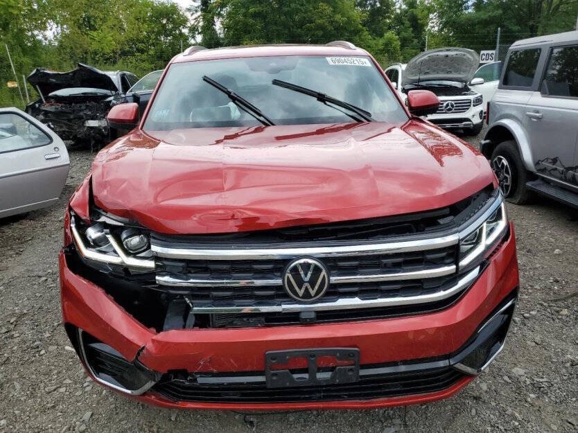 2022 Volkswagen Atlas Cross Sport Image 2
