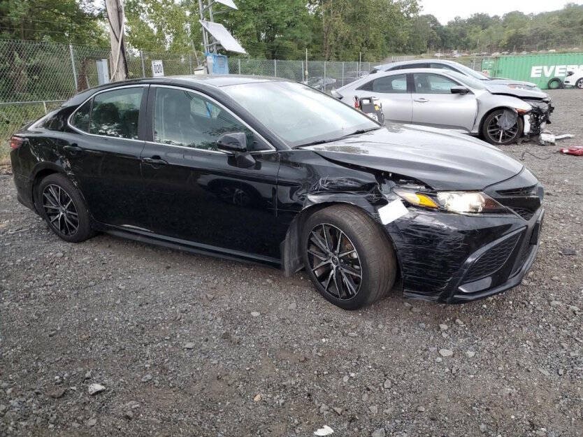 2023 Toyota Camry Image 1