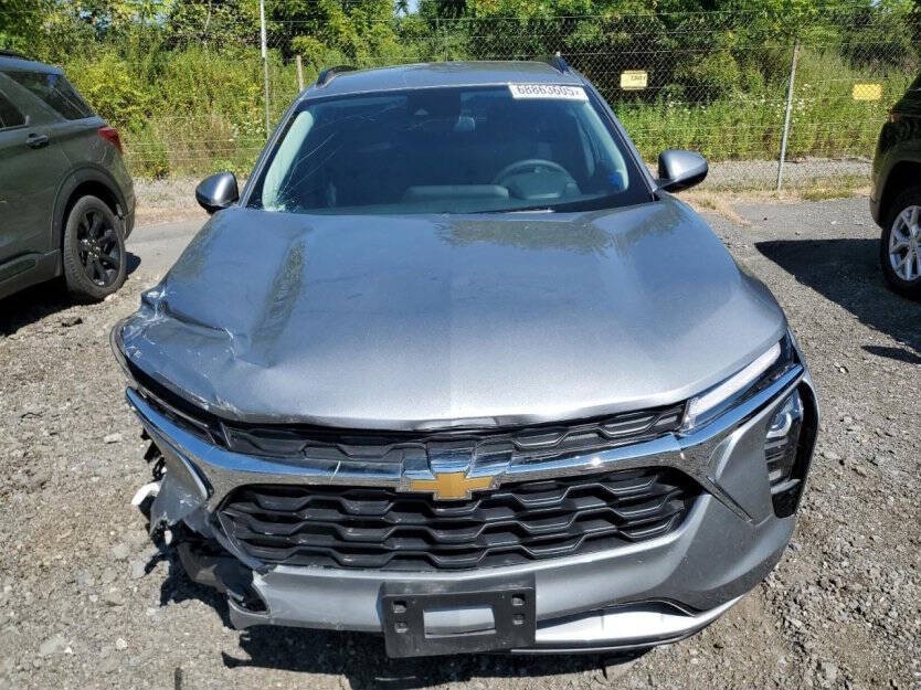 2025 Chevrolet Trax Image 2