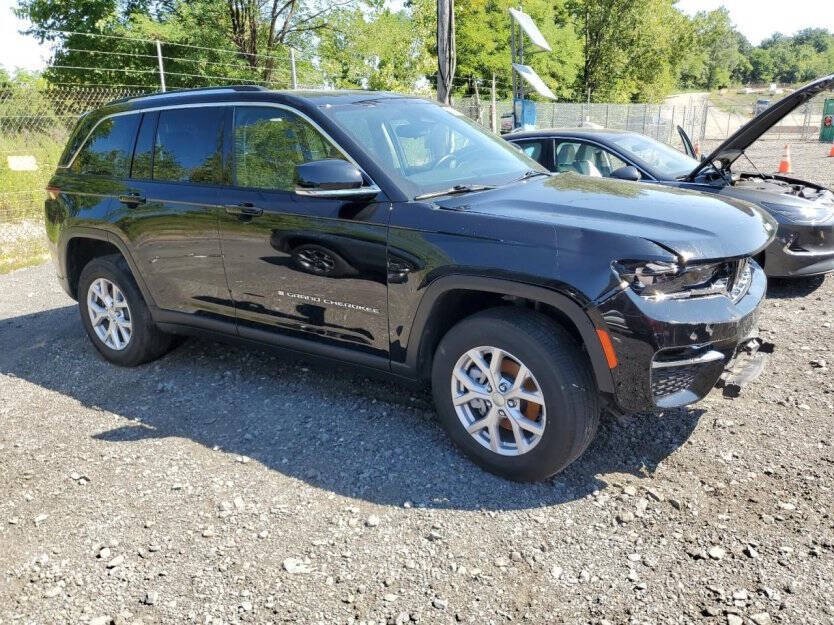 2022 Jeep Grand Cherokee Image 1