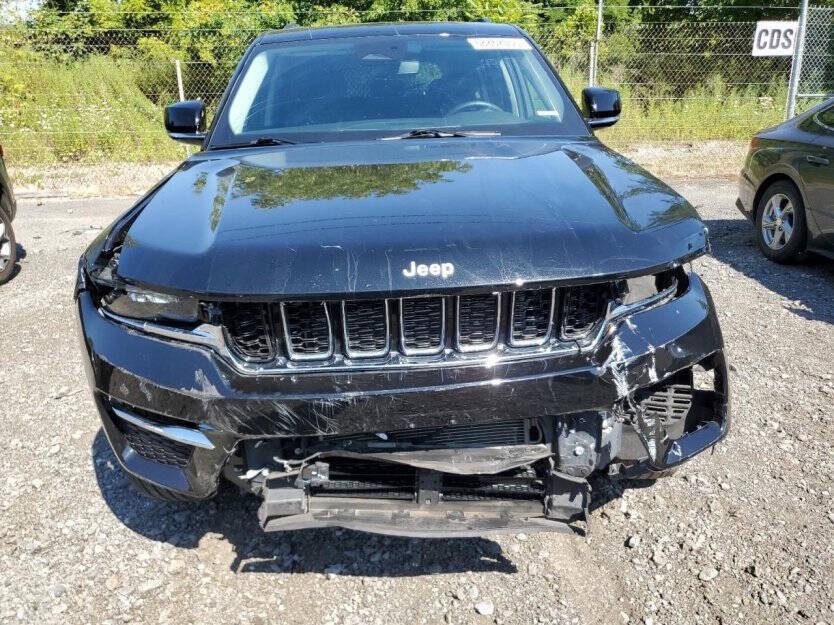 2022 Jeep Grand Cherokee Image 2