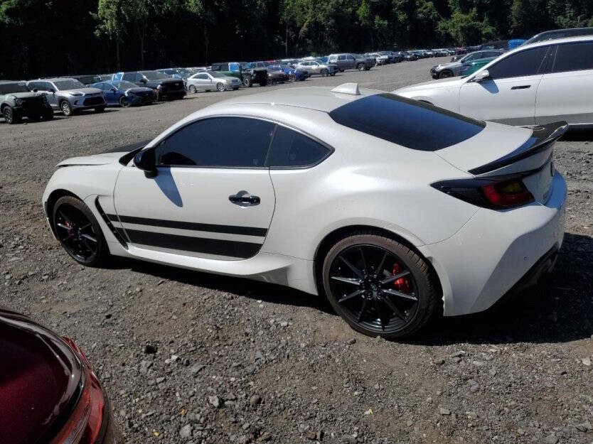 2024 Toyota Gr86 Image 4