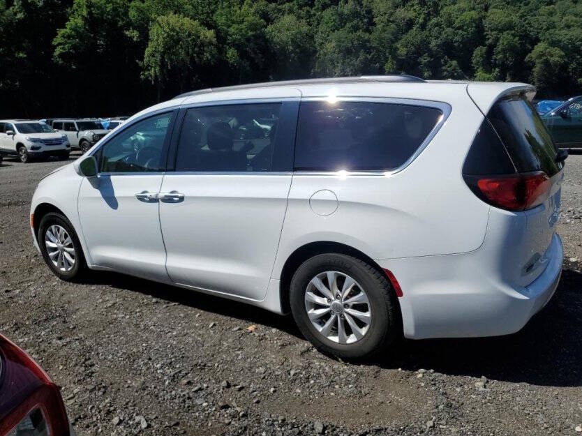 2019 Chrysler Pacifica Image 3