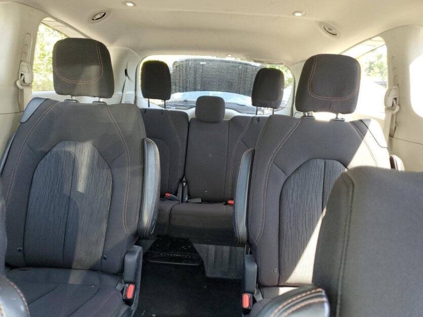 2019 Chrysler Pacifica Image 6