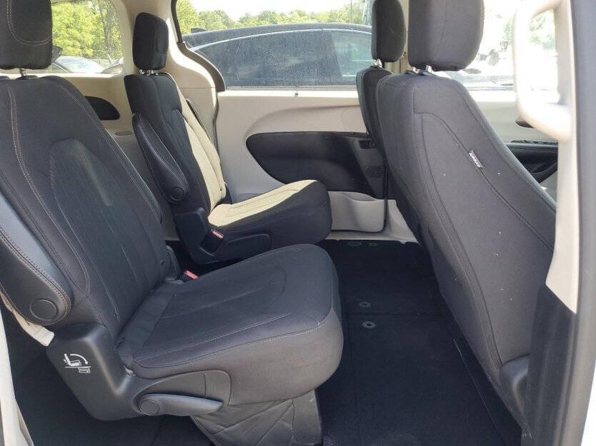 2019 Chrysler Pacifica Image 9