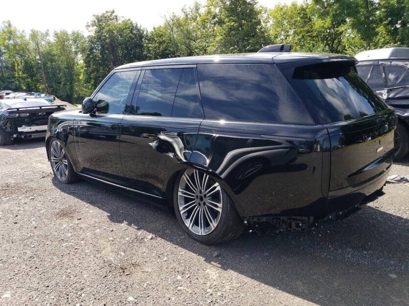 2025 Land Rover Range Rover Image 4