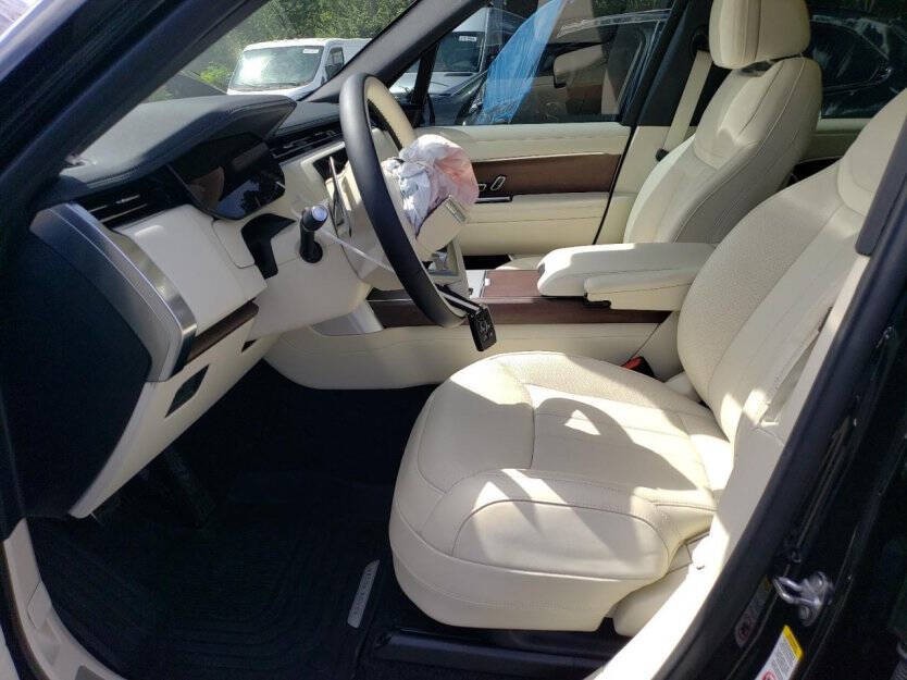 2025 Land Rover Range Rover Image 6