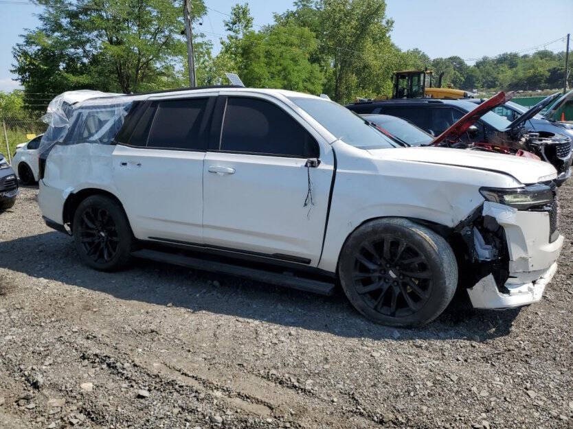 2024 Cadillac Escalade Image 1