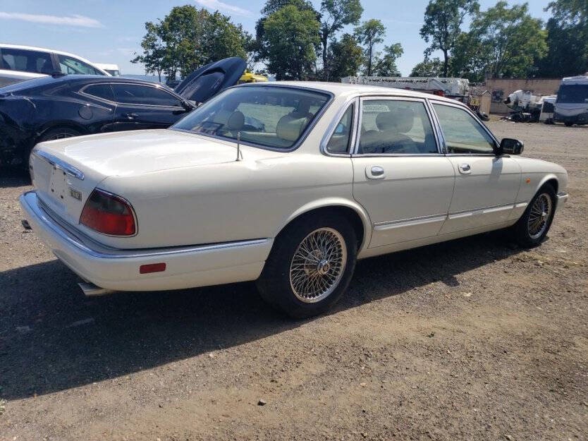 1995 Jaguar XJ Image 4