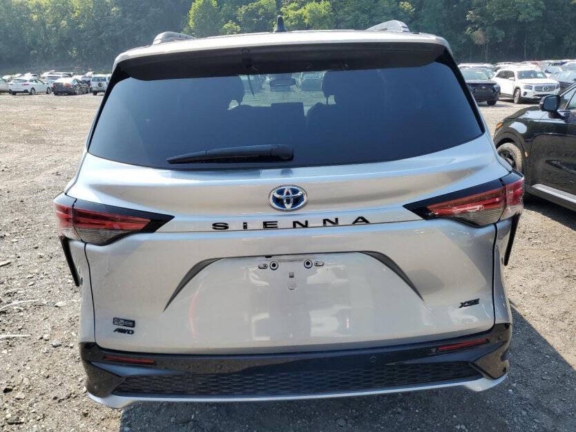 2023 Toyota Sienna Image 4
