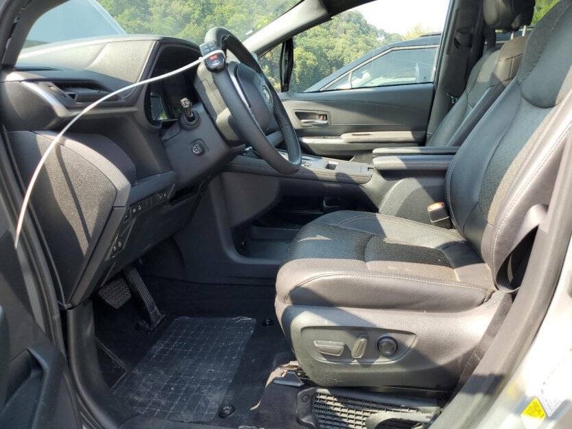 2023 Toyota Sienna Image 6