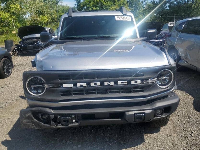 2024 Ford Bronco Image 2