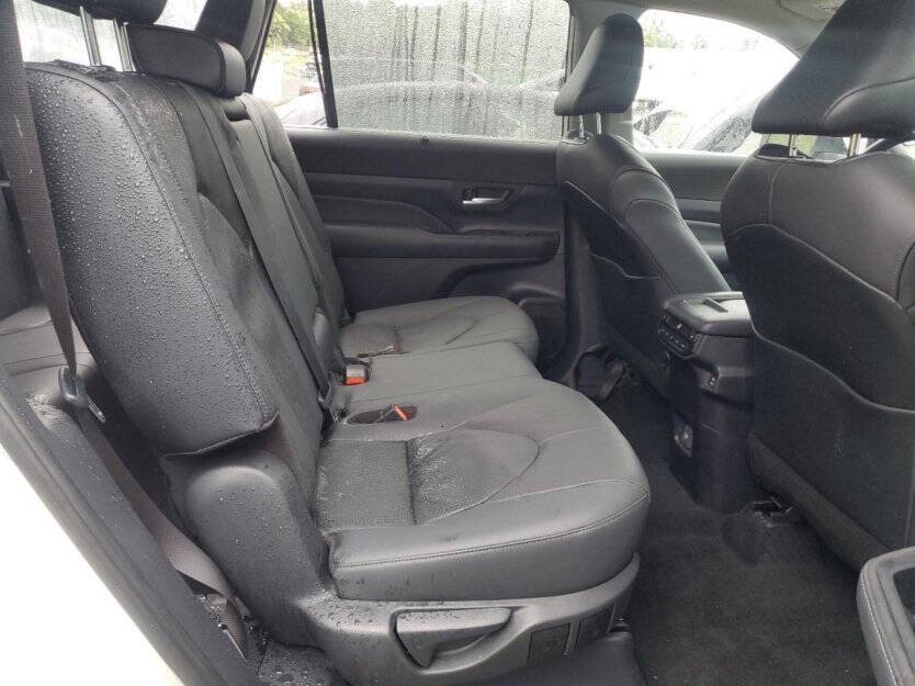 2024 Toyota Highlander Image 9