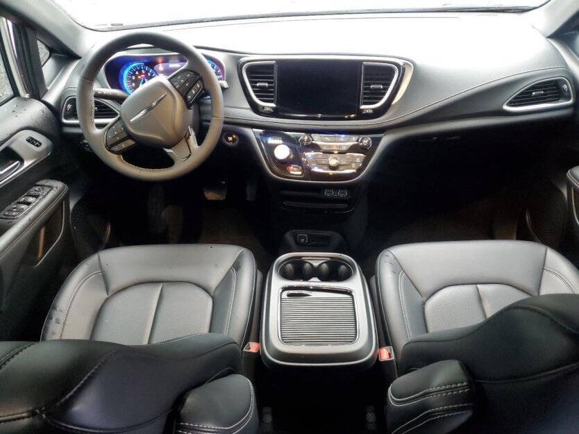 2024 Chrysler Pacifica Image 7