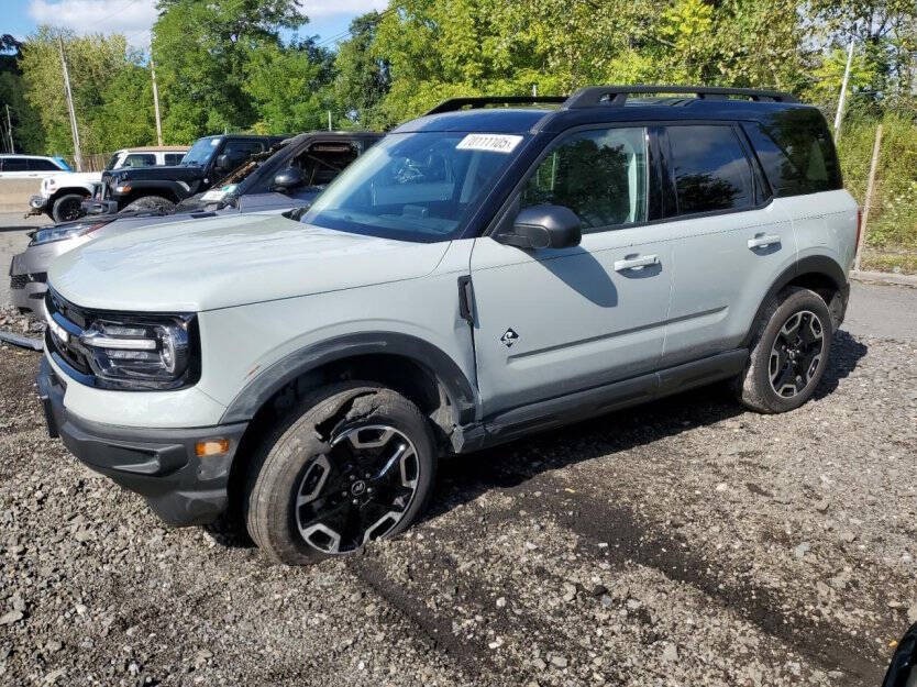 2023 Ford Bronco Image 2