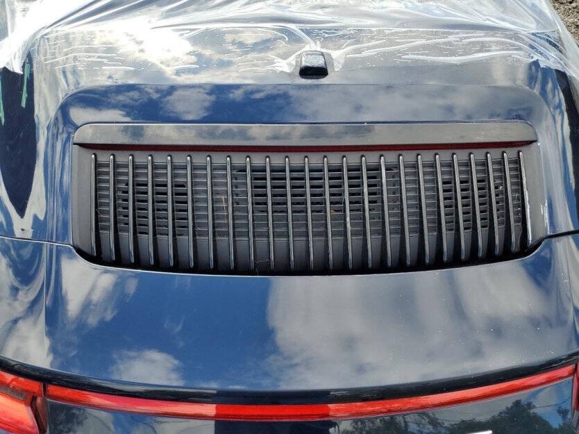 2018 Porsche 911 Image 9