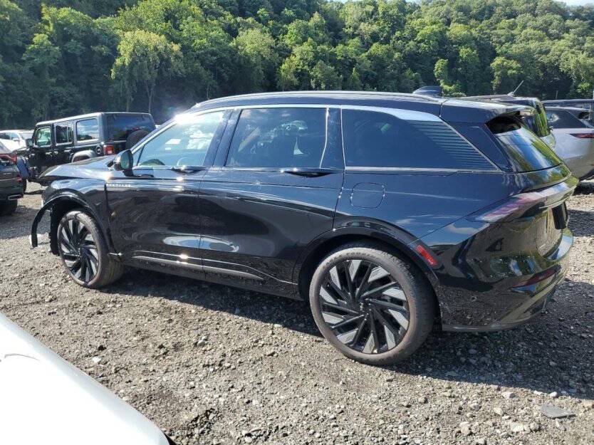 2024 Lincoln Nautilus Hybrid Image 4