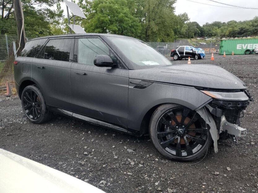 2025 Land Rover Range Rover Sport Image 1