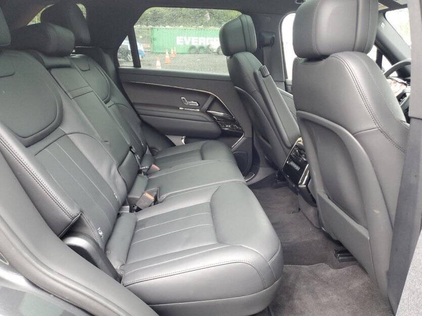 2025 Land Rover Range Rover Sport Image 9