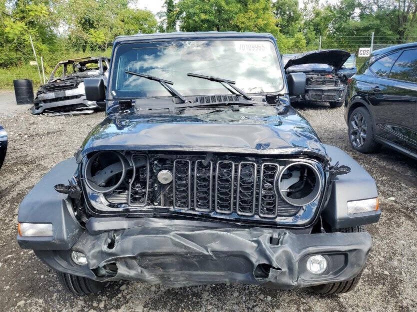 2025 Jeep Wrangler Image 2