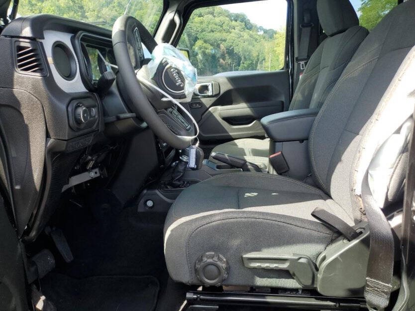 2025 Jeep Wrangler Image 6