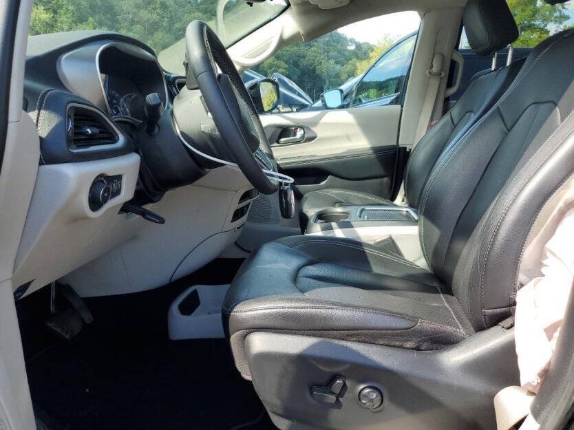 2022 Chrysler Pacifica Image 5