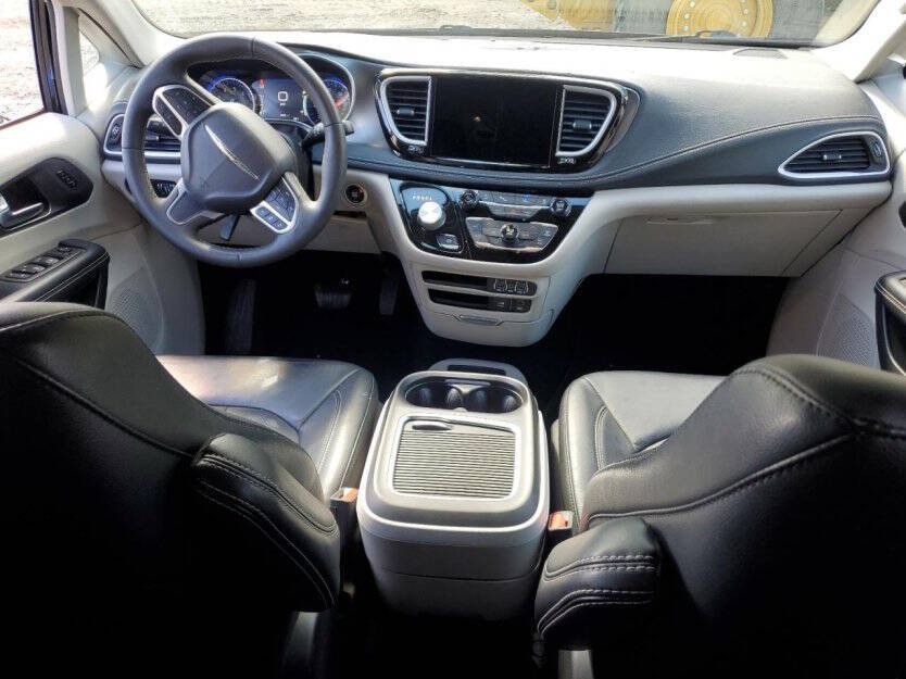 2022 Chrysler Pacifica Image 7