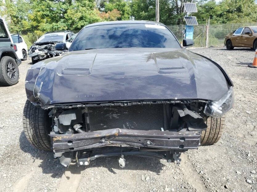 2022 Ford Mustang Image 2