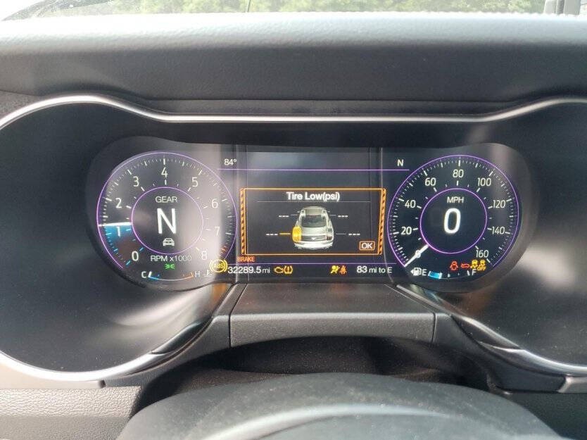 2022 Ford Mustang Image 8