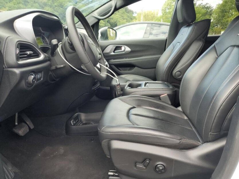 2023 Chrysler Pacifica Image 5