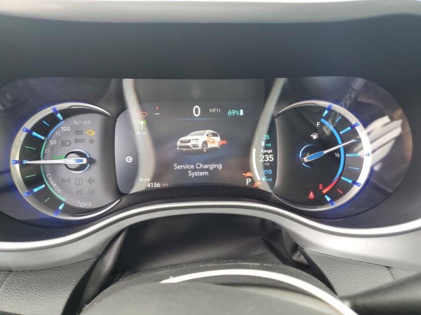 2023 Chrysler Pacifica Image 8