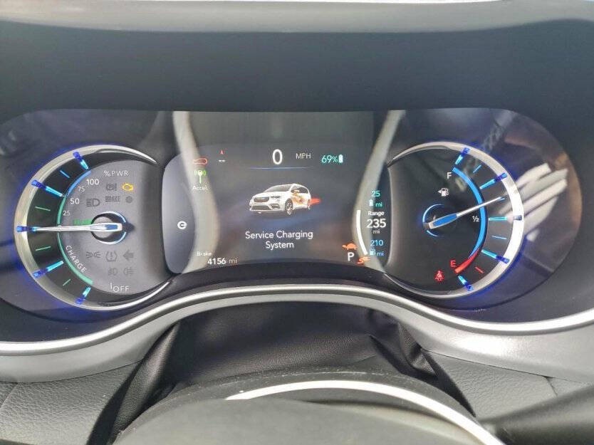 2023 Chrysler Pacifica Image 8