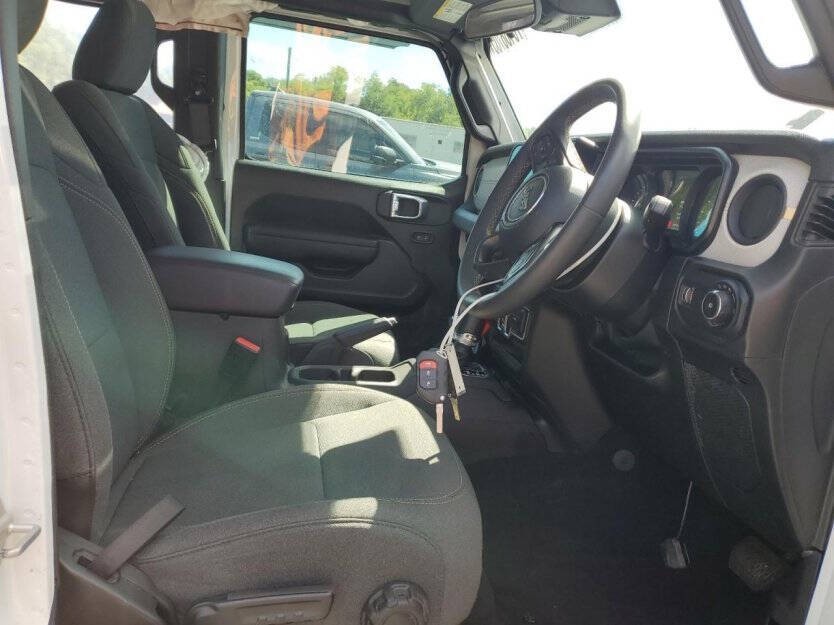 2024 Jeep Wrangler Image 6