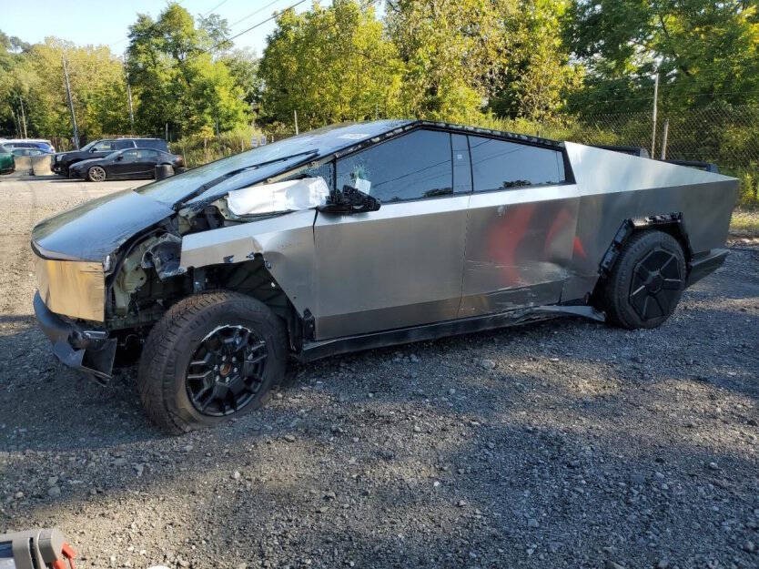 2024 Tesla Cybertruck Image 2