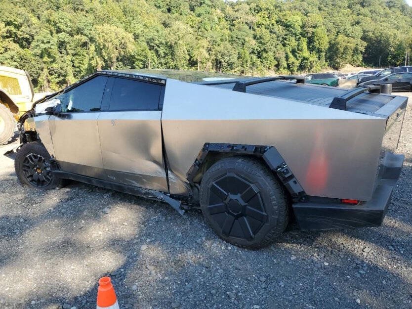 2024 Tesla Cybertruck Image 3