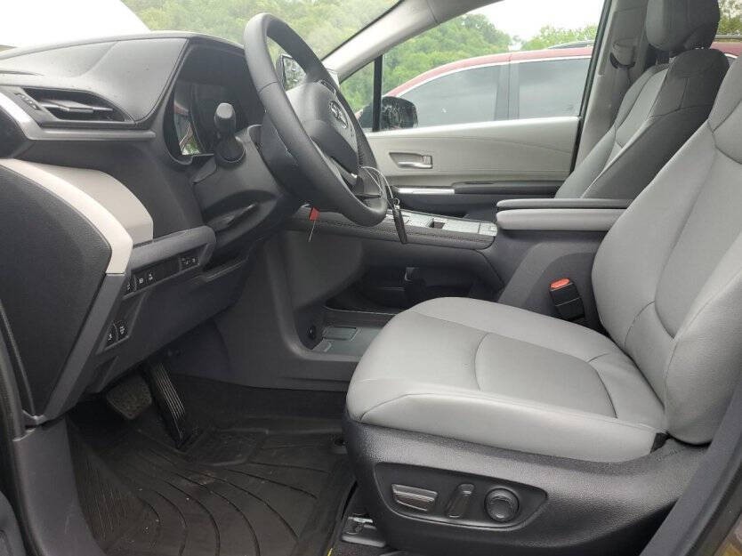 2024 Toyota Sienna Image 6