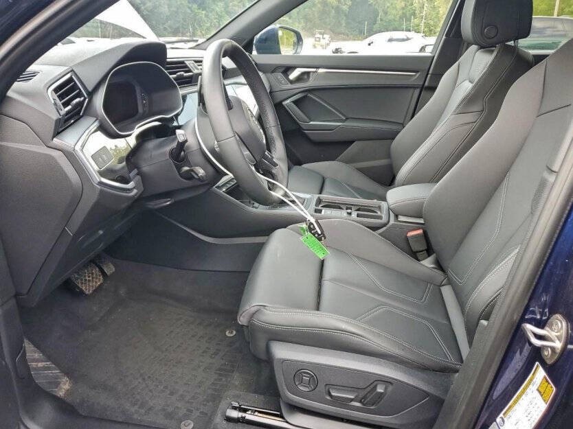 2025 Audi Q3 Image 6