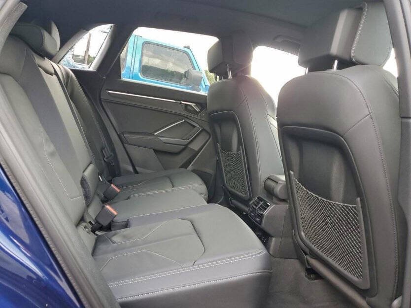 2025 Audi Q3 Image 9