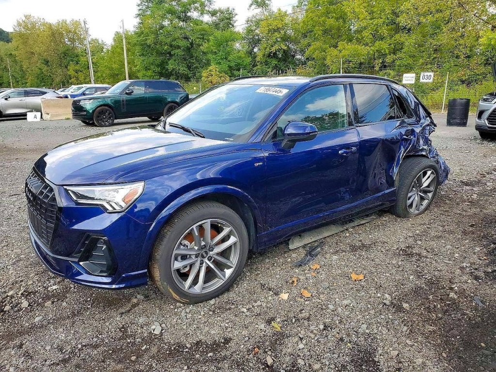 2025 Audi Q3 Image 2