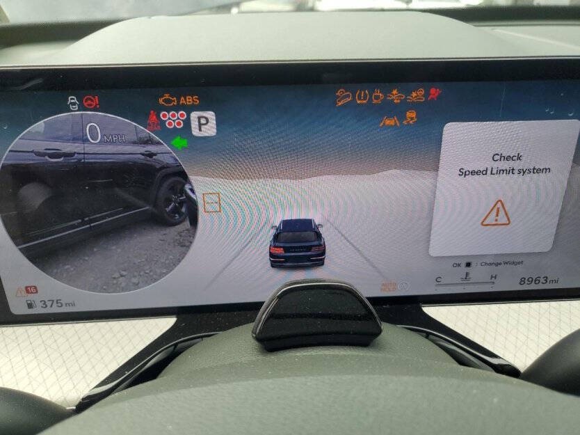2025 Genesis GV80 Image 8
