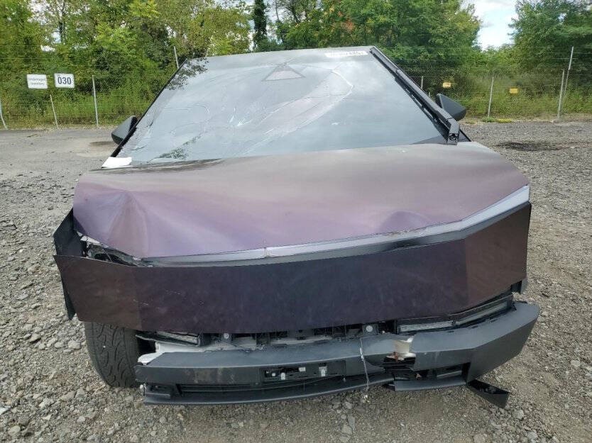 2024 Tesla Cybertruck Image 2