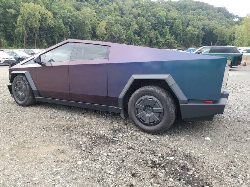 2024 Tesla Cybertruck Image 4