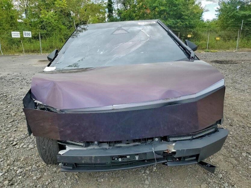 2024 Tesla Cybertruck Image 2