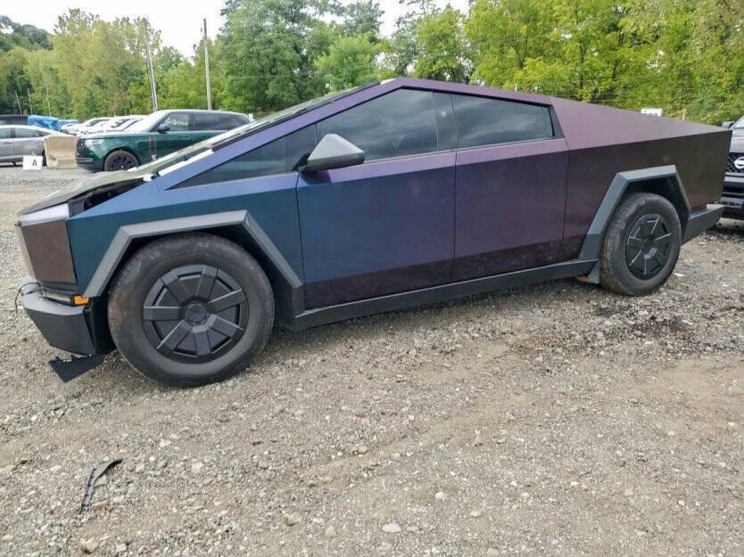 2024 Tesla Cybertruck Image 3